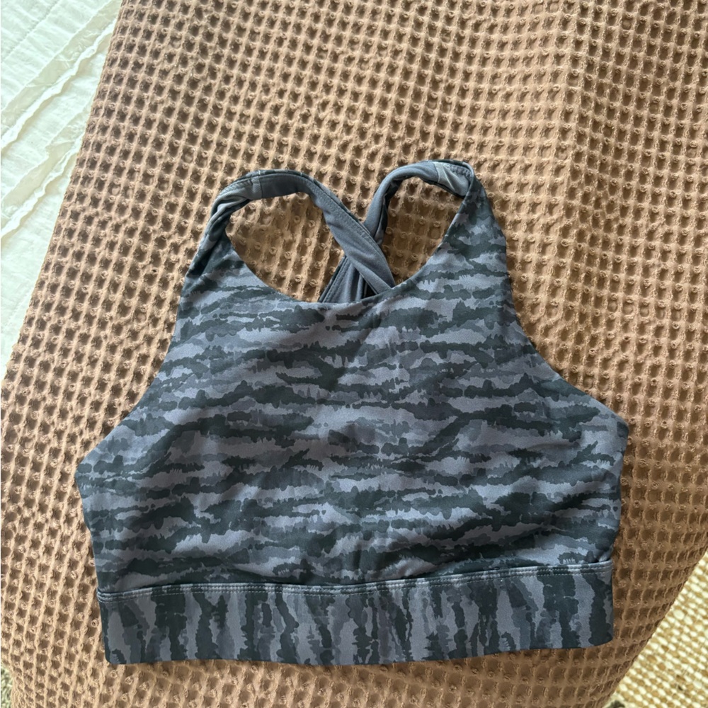 Fabletics Women’s High-Neck Sports Bra - Charcoal Camo